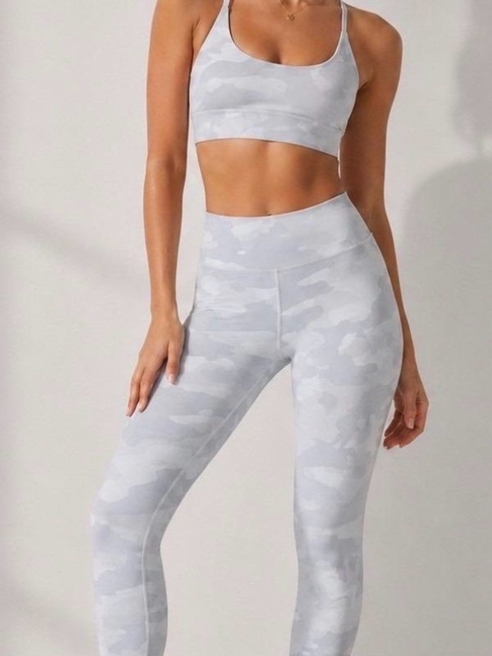 Alo Yoga High-Waist Camo Vapor Legging in Putty Camouflage